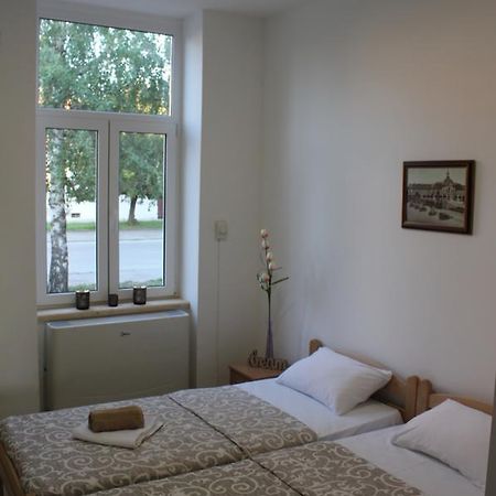 Apartmani Maja 兹雷尼亚宁 外观 照片