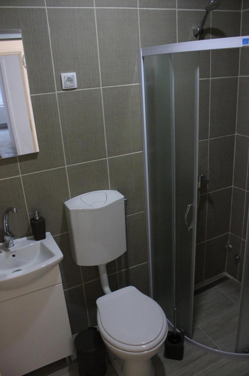 Apartmani Maja 兹雷尼亚宁 外观 照片
