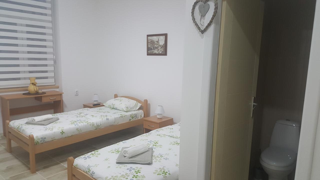 Apartmani Maja 兹雷尼亚宁 外观 照片