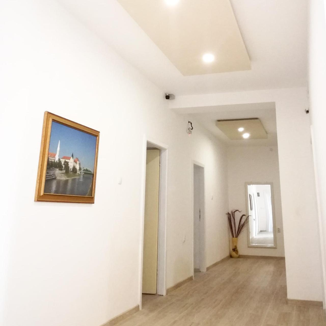 Apartmani Maja 兹雷尼亚宁 外观 照片