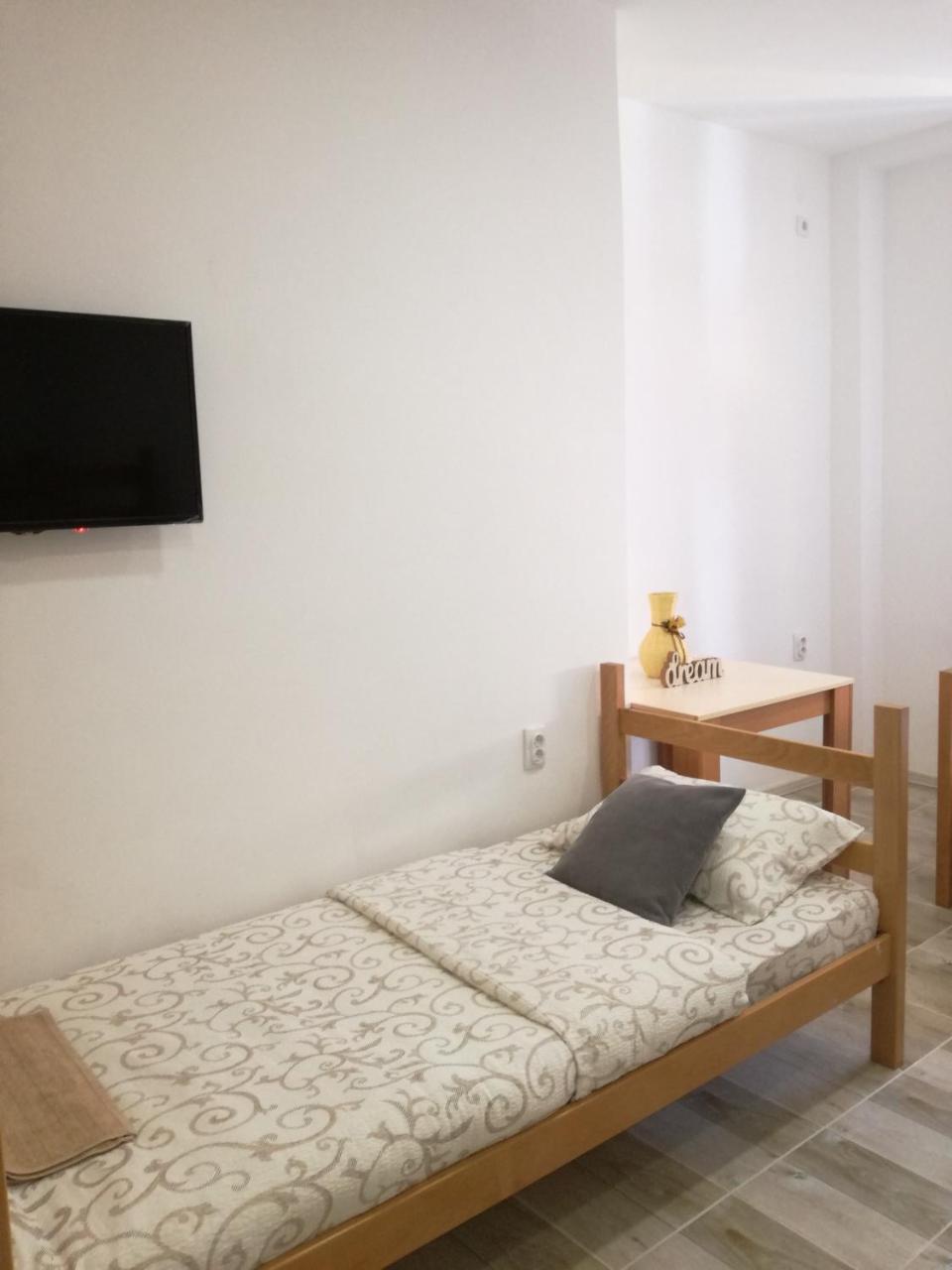 Apartmani Maja 兹雷尼亚宁 外观 照片