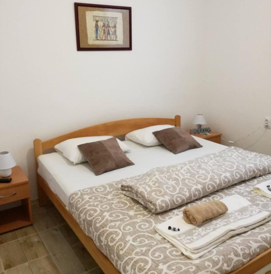 Apartmani Maja 兹雷尼亚宁 外观 照片